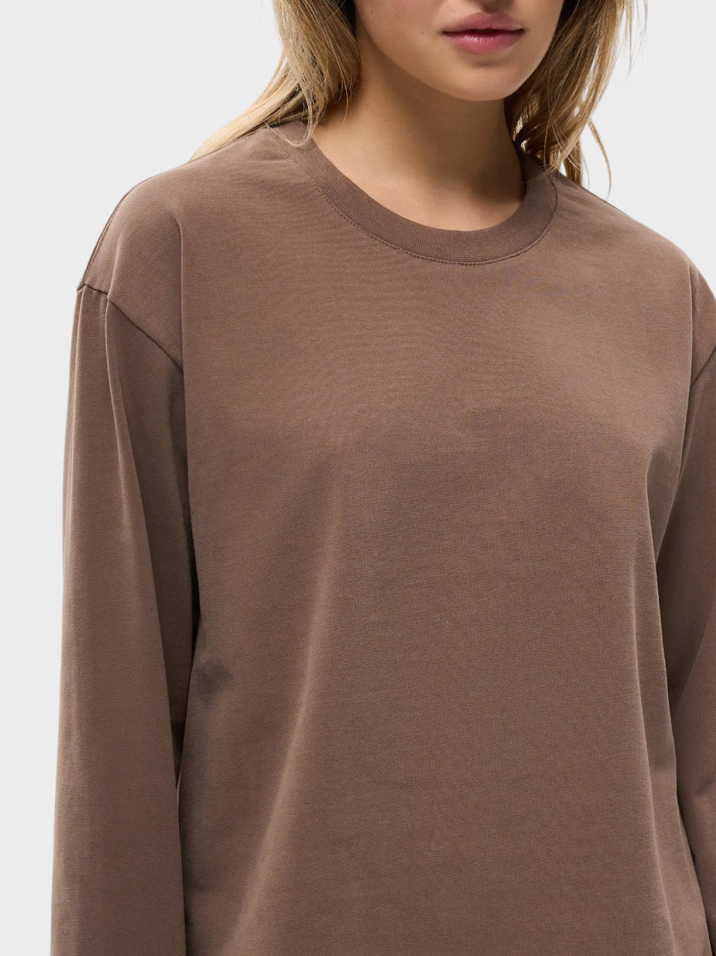 Лонгслів жіночий світло-коричневий